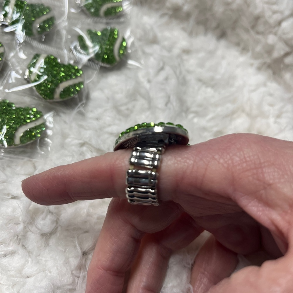 Rings NWT heart shape pack of 12, sold As Is, green rhinestones, Resell! - Picture 4 of 7